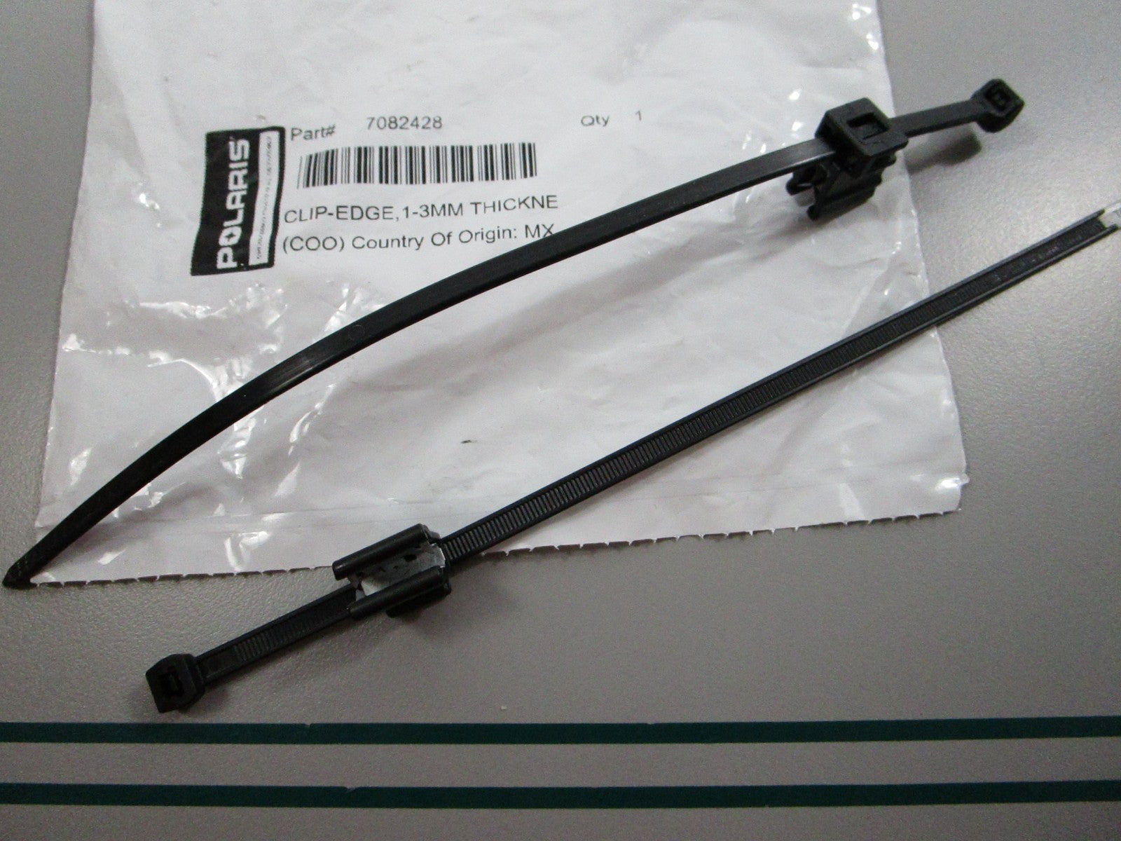 NEW OEM (LOT OF 2) 7082428 Polaris Edge Clip 0810
