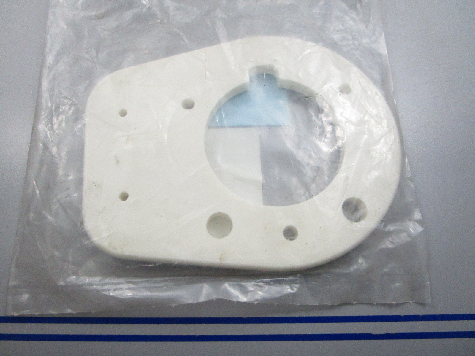 NEW OEM 764241 0764241 OMC Johnson Evinrude Side Mount Trim Plate 0810