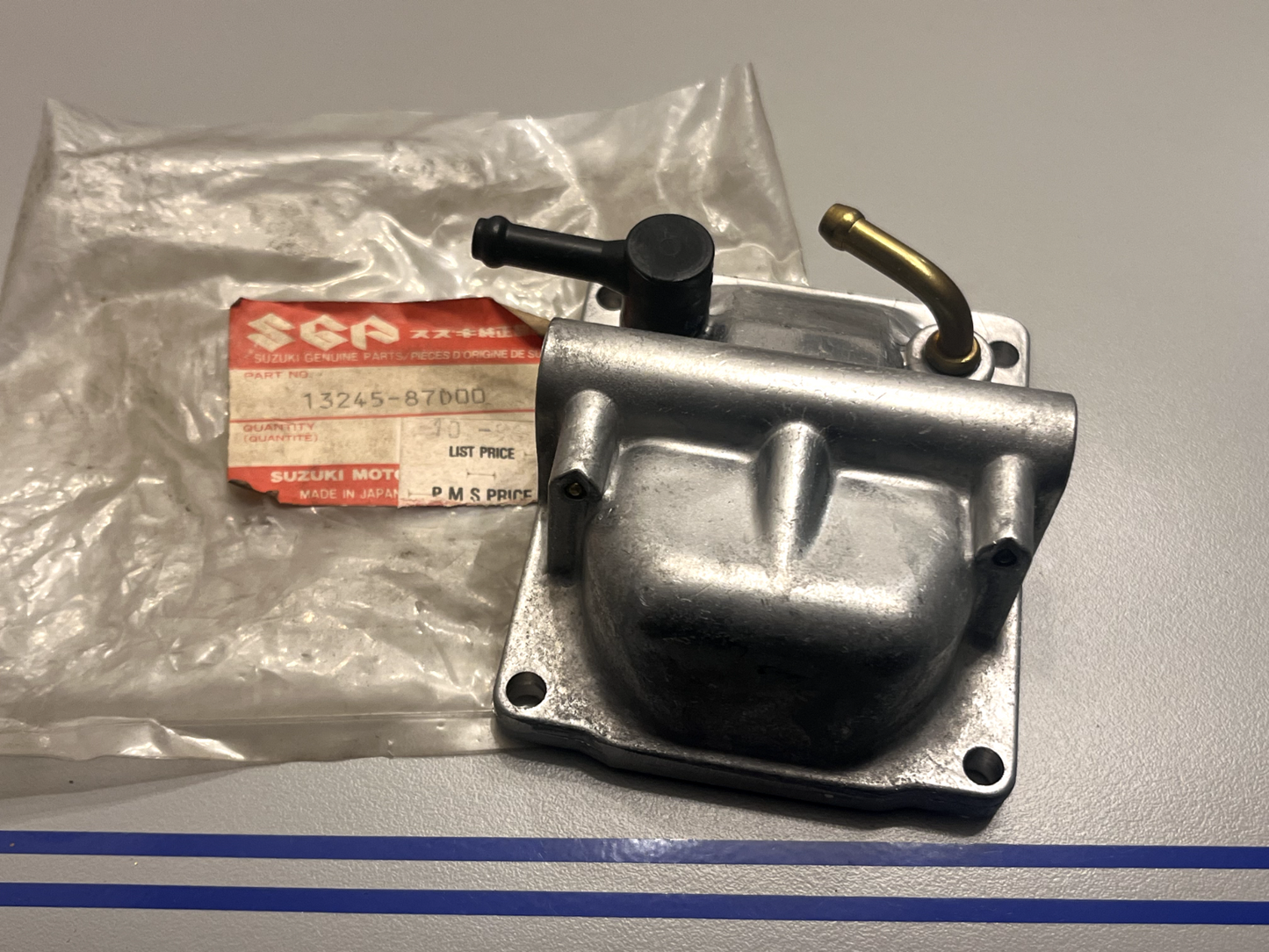 *NEW OEM* 0720 Suzuki 1987 - 2003 Carburetor Float Chamber 13245-87D00