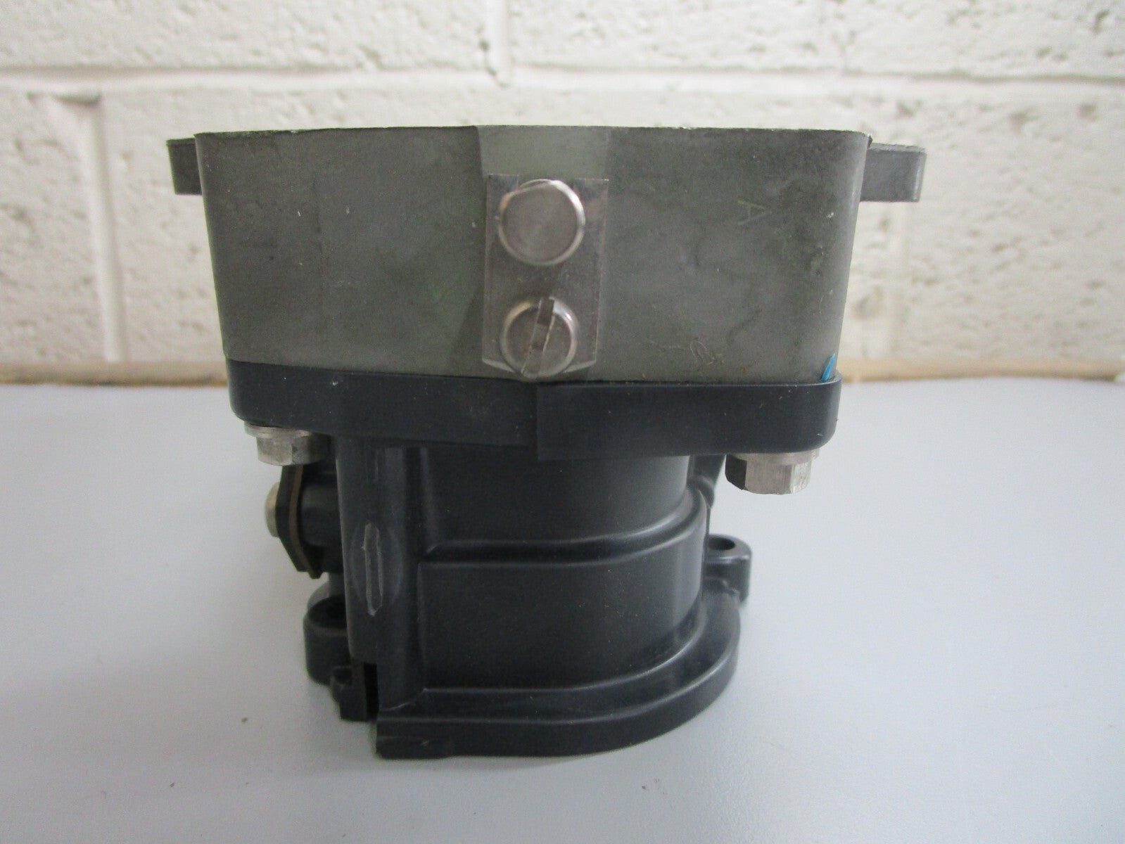 *NEW OEM* (LOT OF 2) 0820 OMC Johnson Evinrude Carburetor 398743 333525