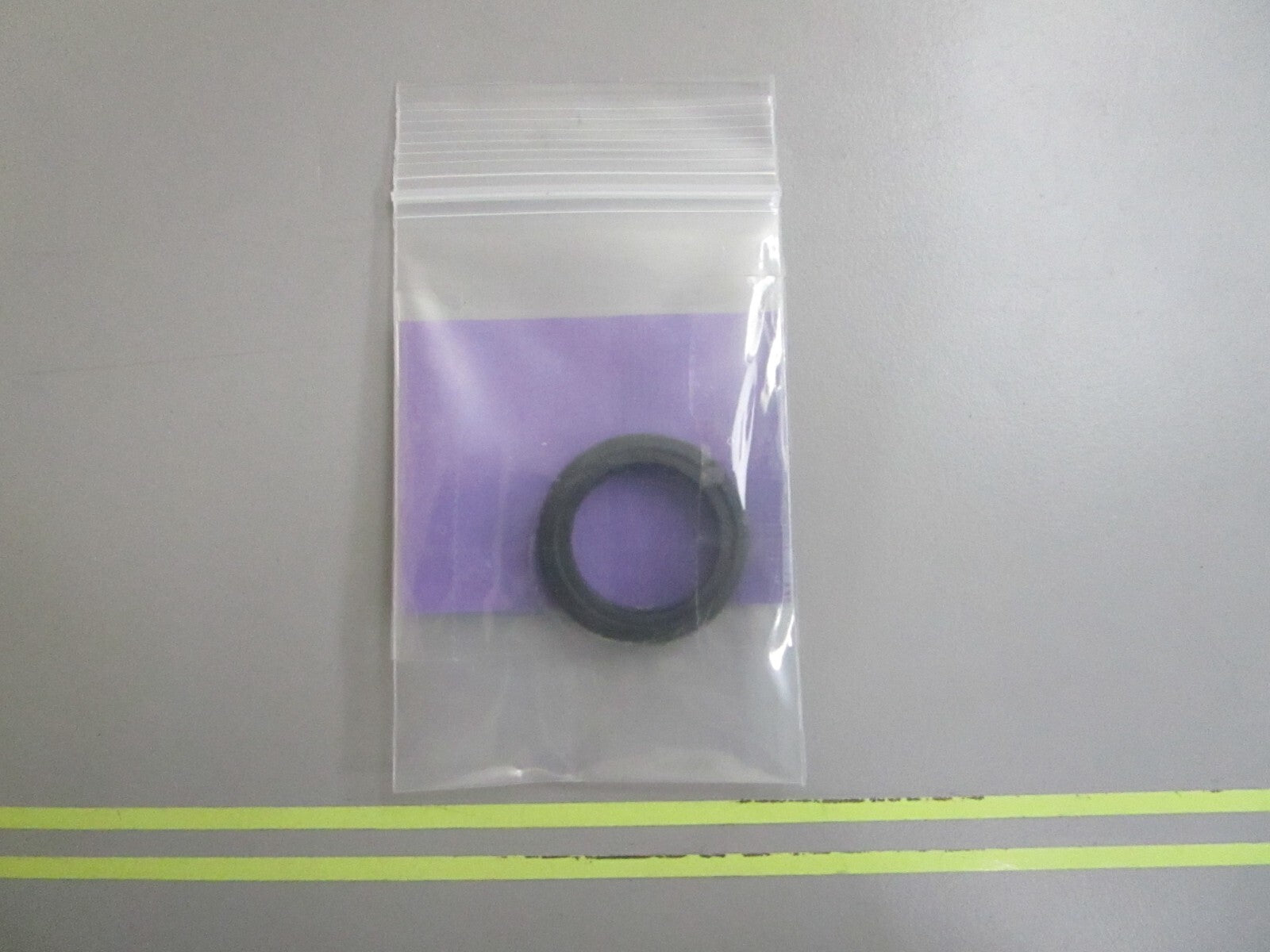 *NEW OEM* 0750 OMC Johnson Evinrude SEAL 334742 0334742