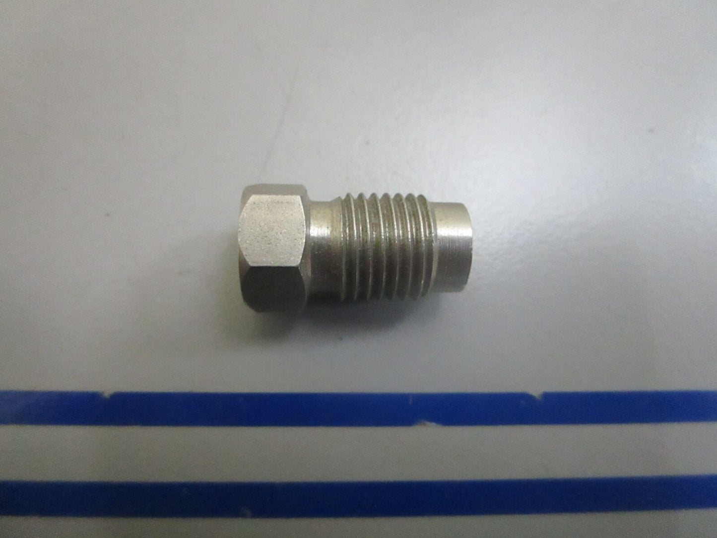 *NEW OEM* 0820 Volvo Penta Plug 852879