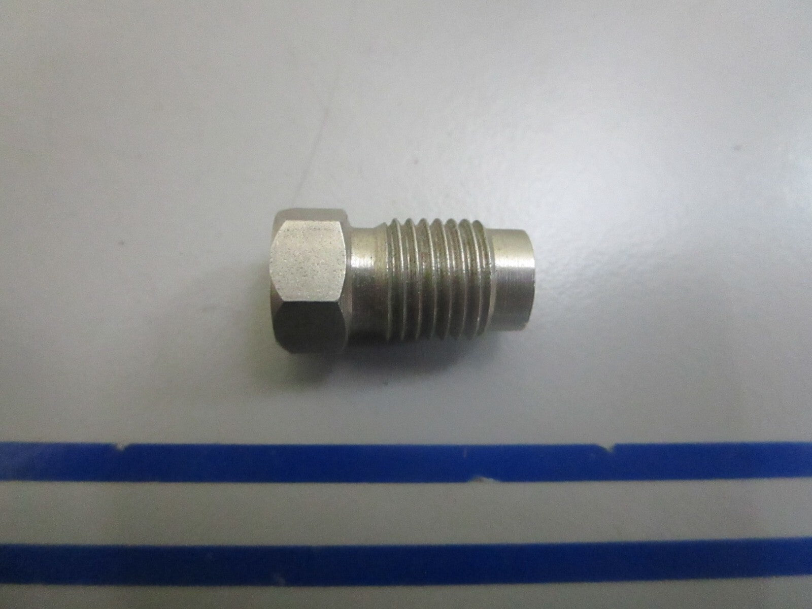 *NEW OEM* 0820 Volvo Penta Plug 852879