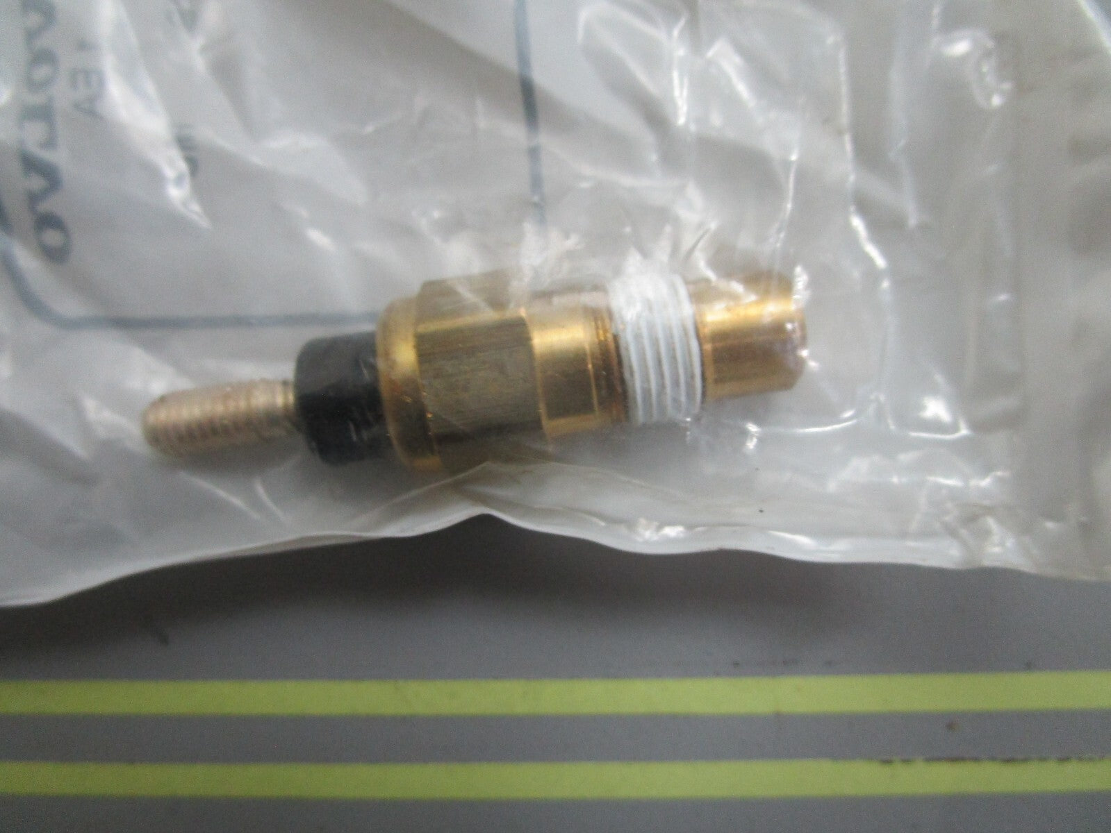 *NEW OEM* 0820 Volvo Penta Exhaust Temperature Sensor 3862500