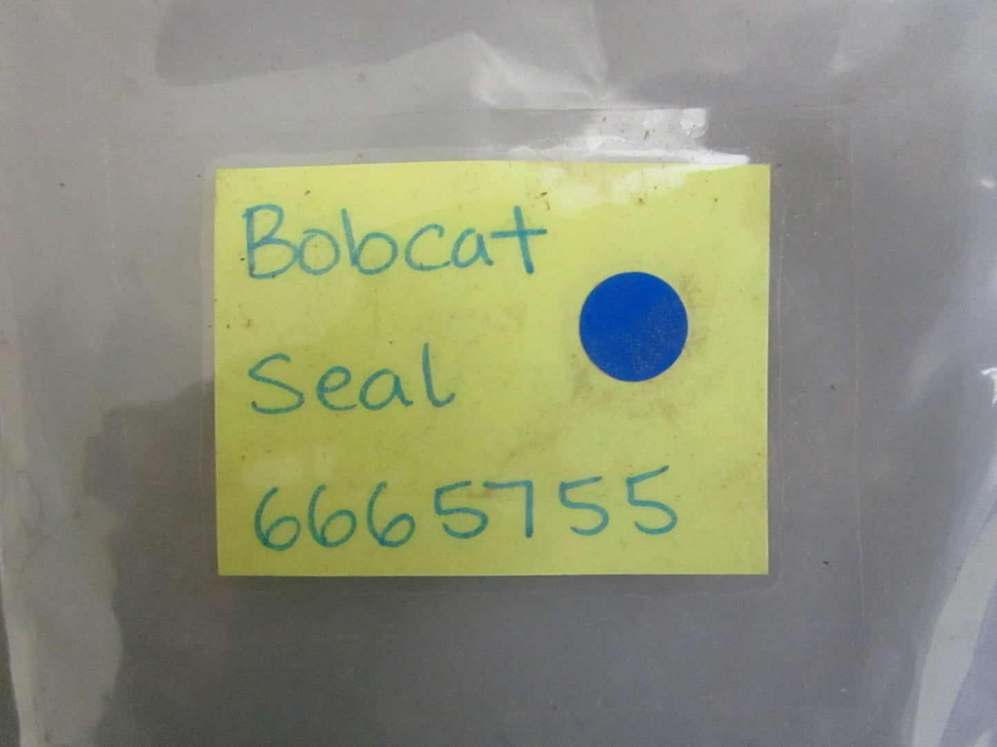 *NEW OEM* 0820 Bobcat Seal 6665755