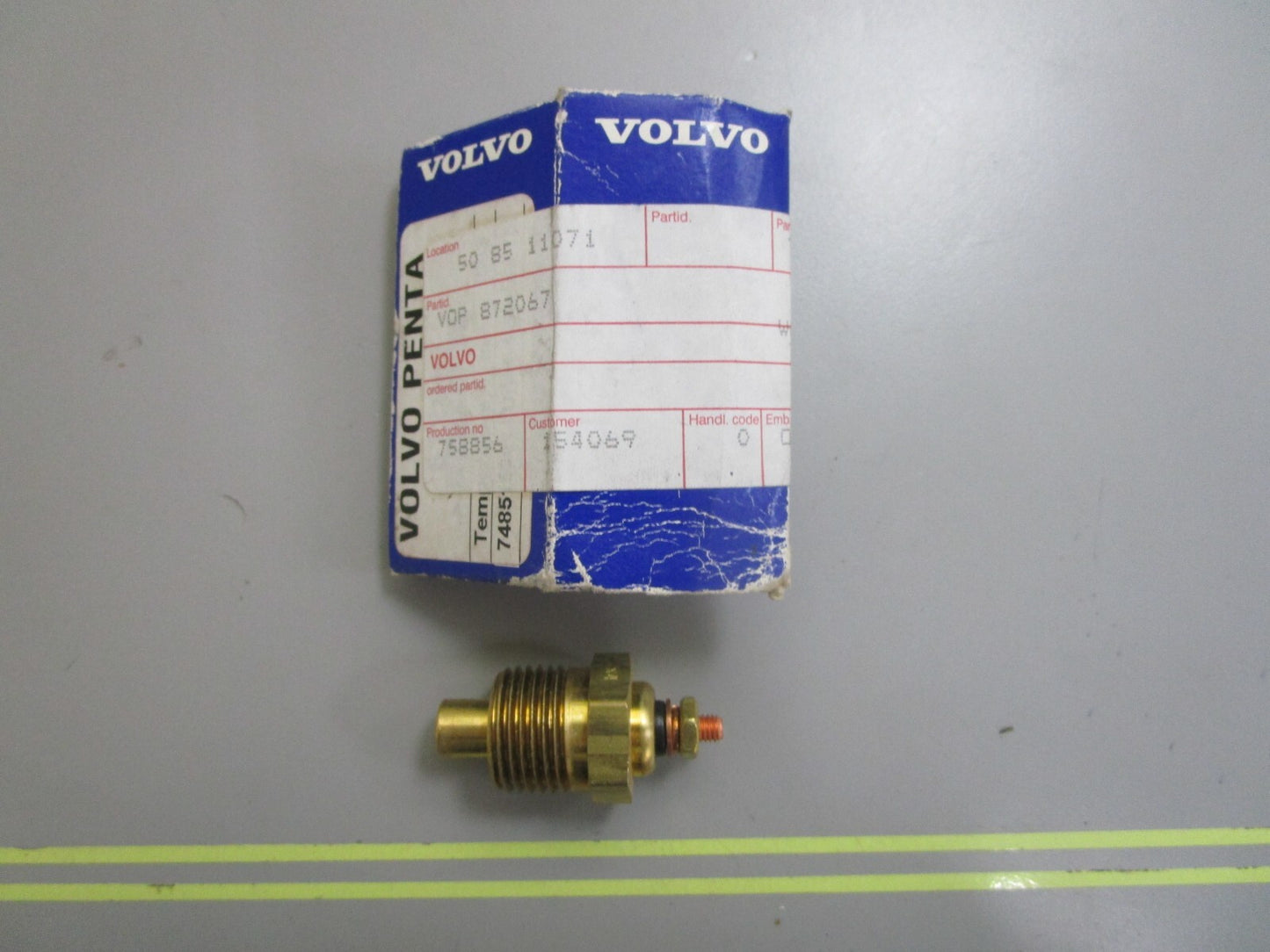*NEW OEM* 0810 Volvo Penta Temperature Sensor 872067