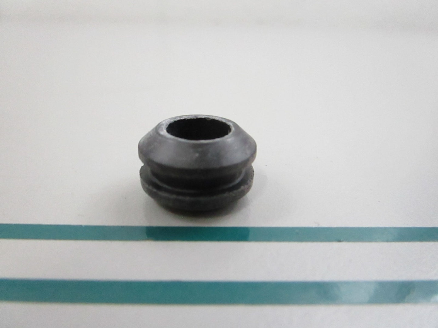 NEW OEM 90480-12M11 Yamaha Grommet 0810