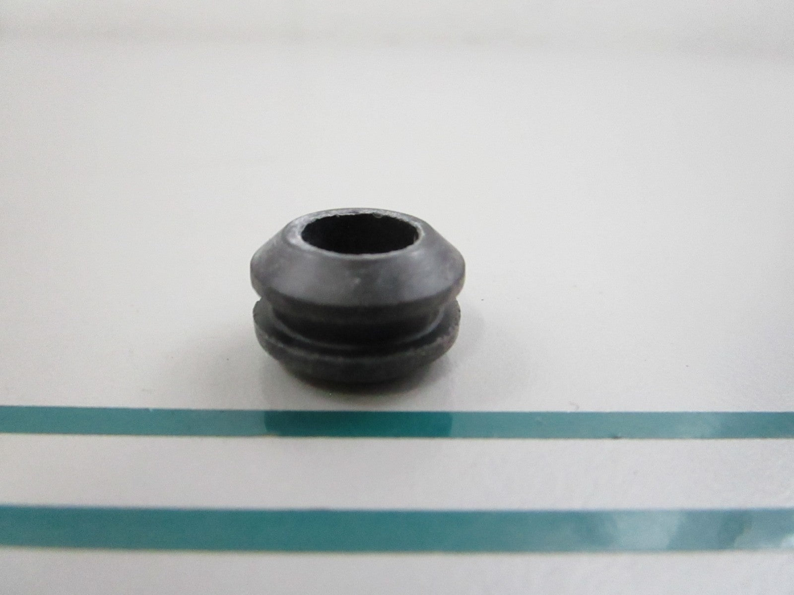 NEW OEM 90480-12M11 Yamaha Grommet 0810