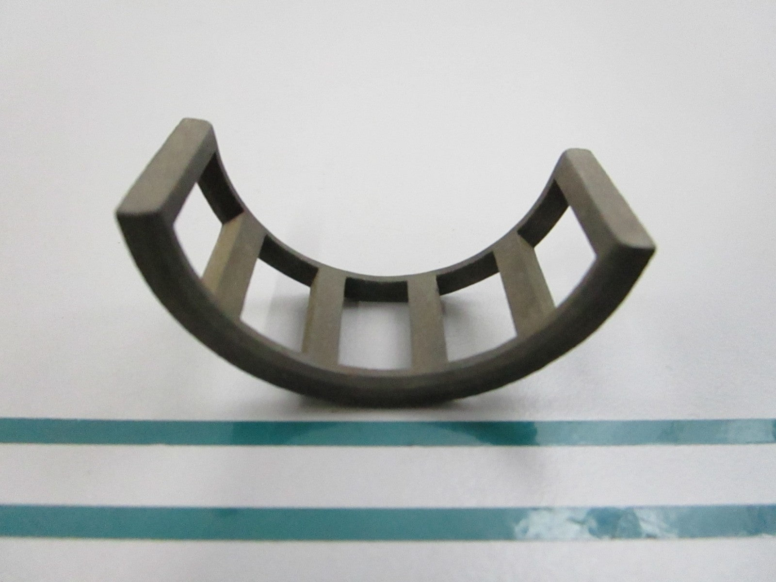 NEW OEM 305116 0305116 OMC Johnson Evinrude Cage 0810