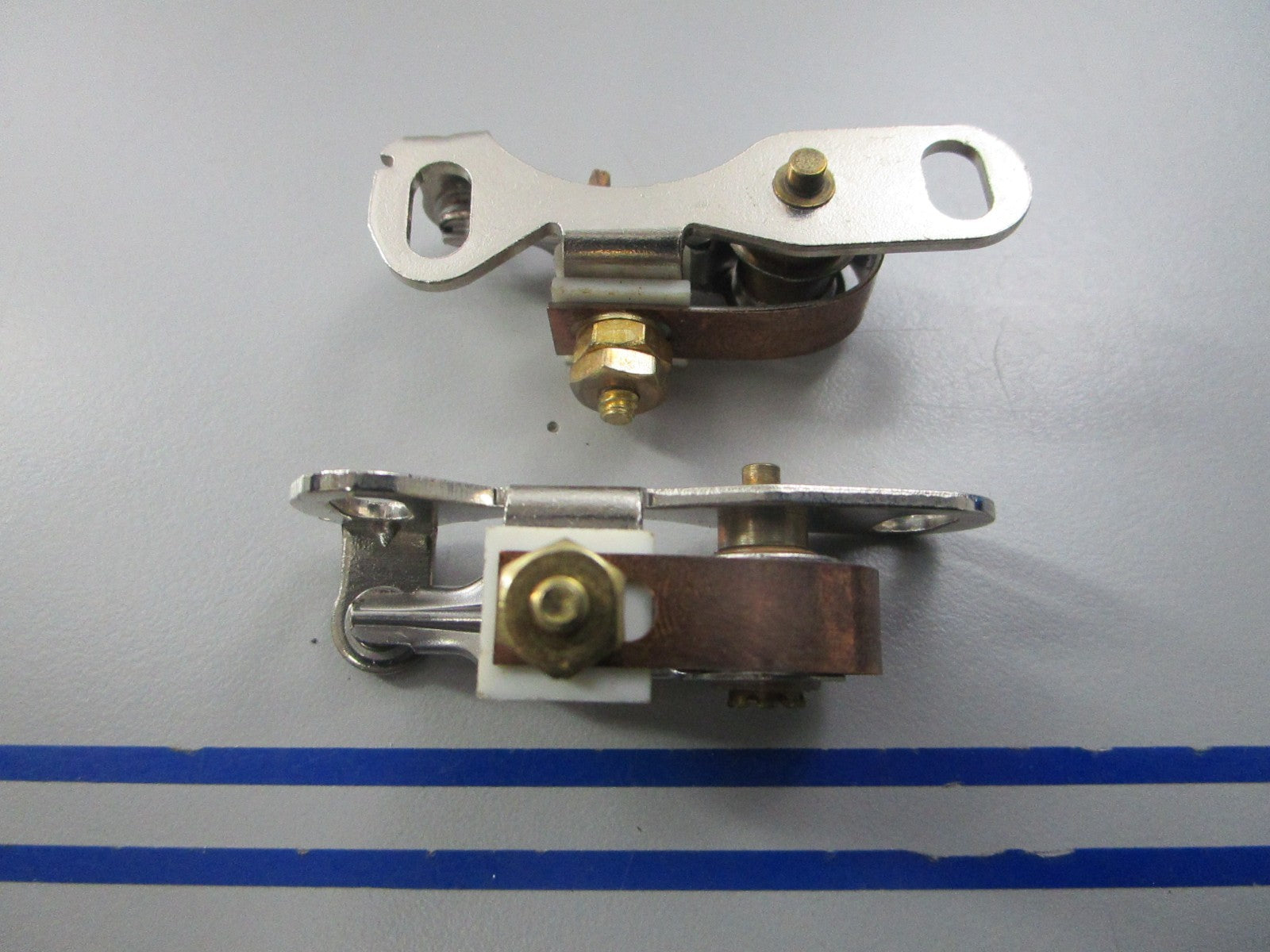 NEW (LOT OF 2) 18-5318 Replaces: Crusader 3000124 Contact Set 0810