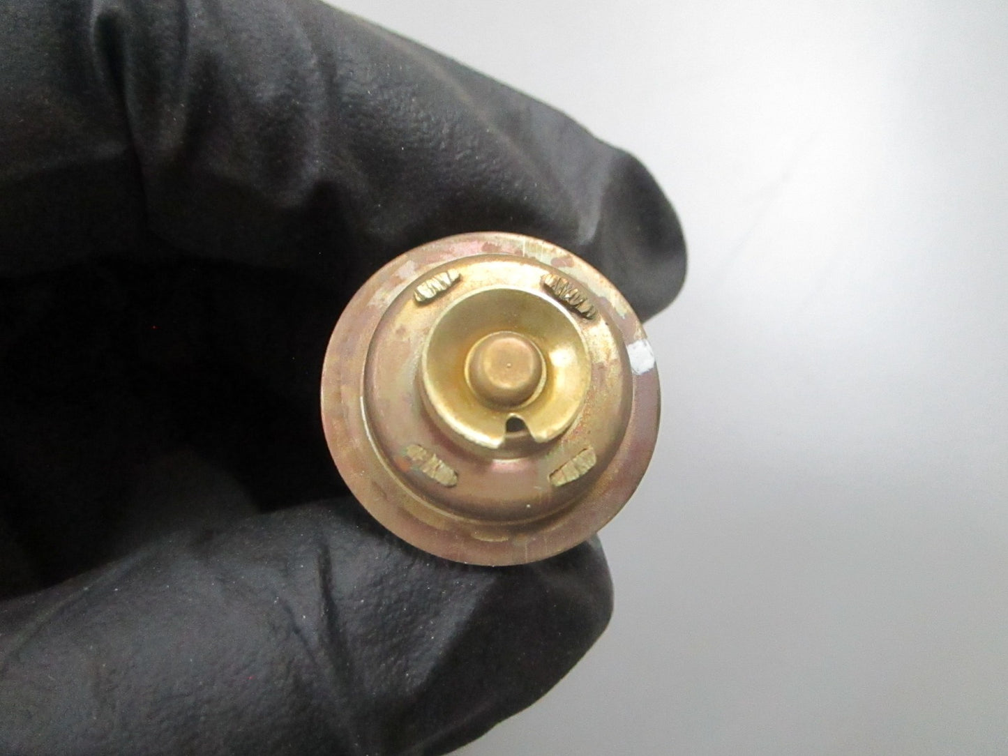 *NEW OEM* 0810 OMC Johnson Evinrude Thermostat 384444 0384444