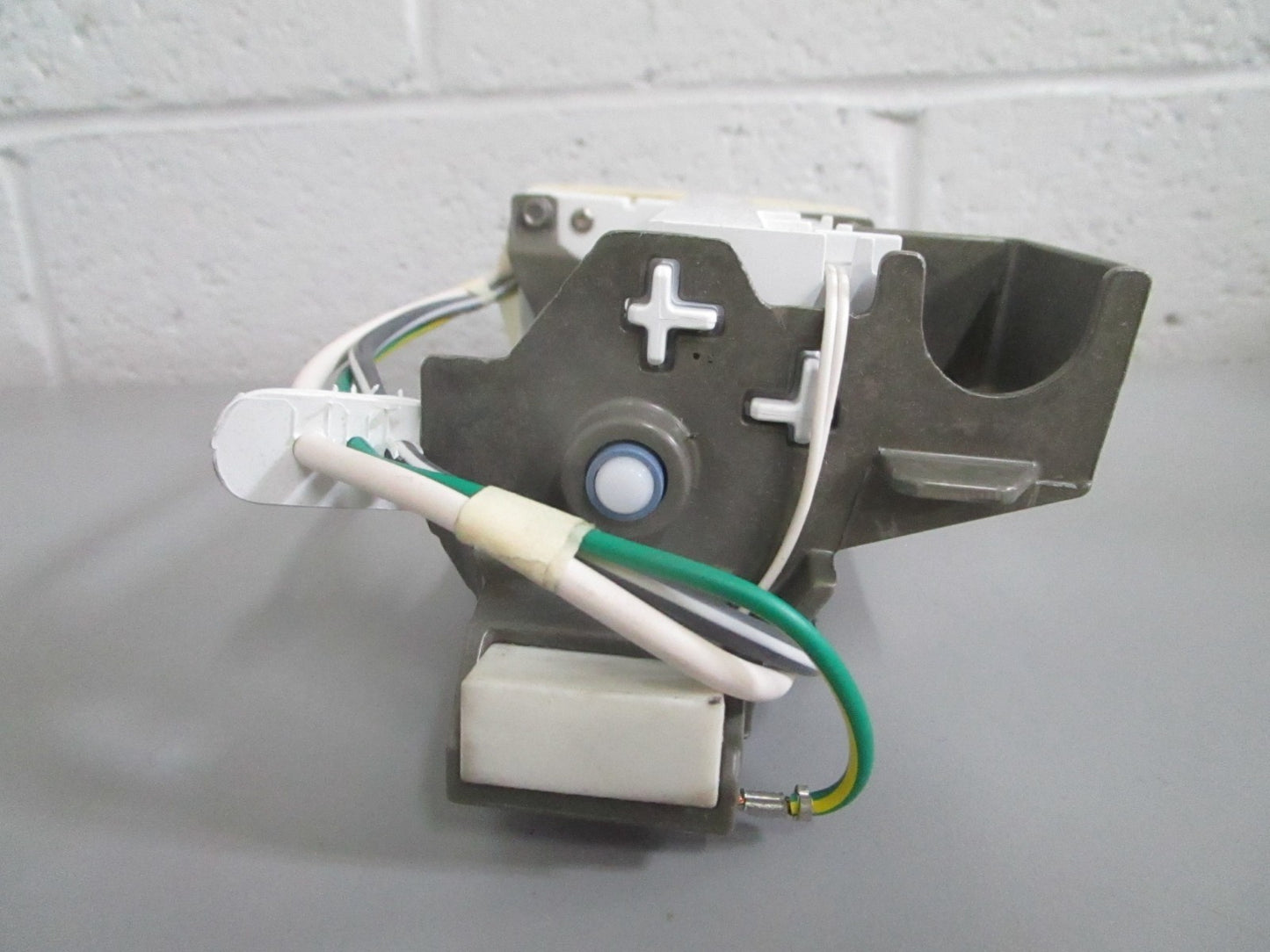 Whirlpool NEW OEM Refrigerator Ice Maker Assembly W11294907 NOS Genuine 0820
