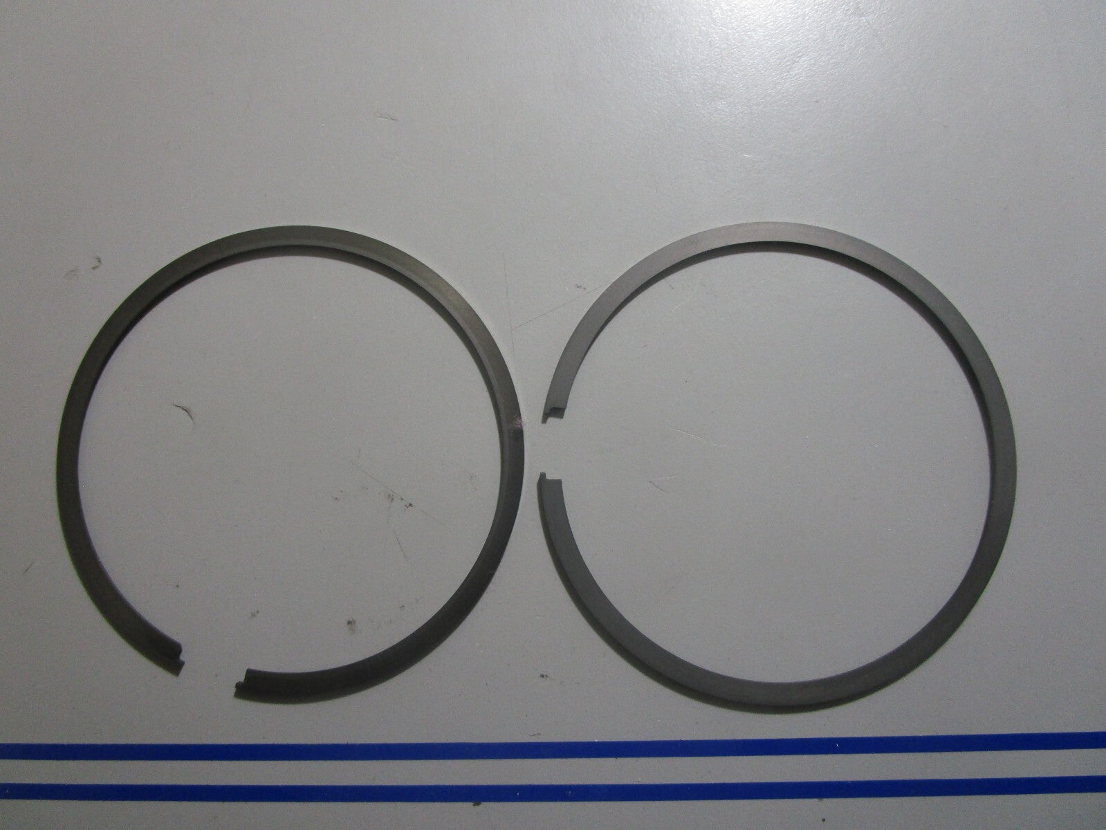 *NEW OEM* 0810 Mercury Quicksilver 2 Piston Ring Set 39-818110A1