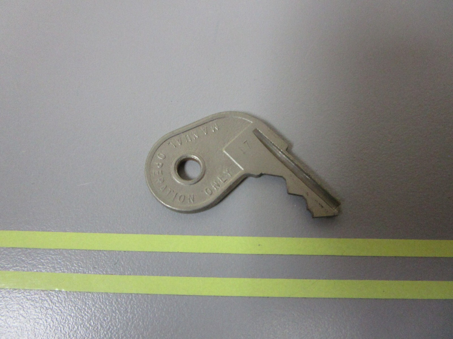 *NEW OEM* 0810 OMC Johnson Evinrude Ignition Key 73-17 501782 0501782