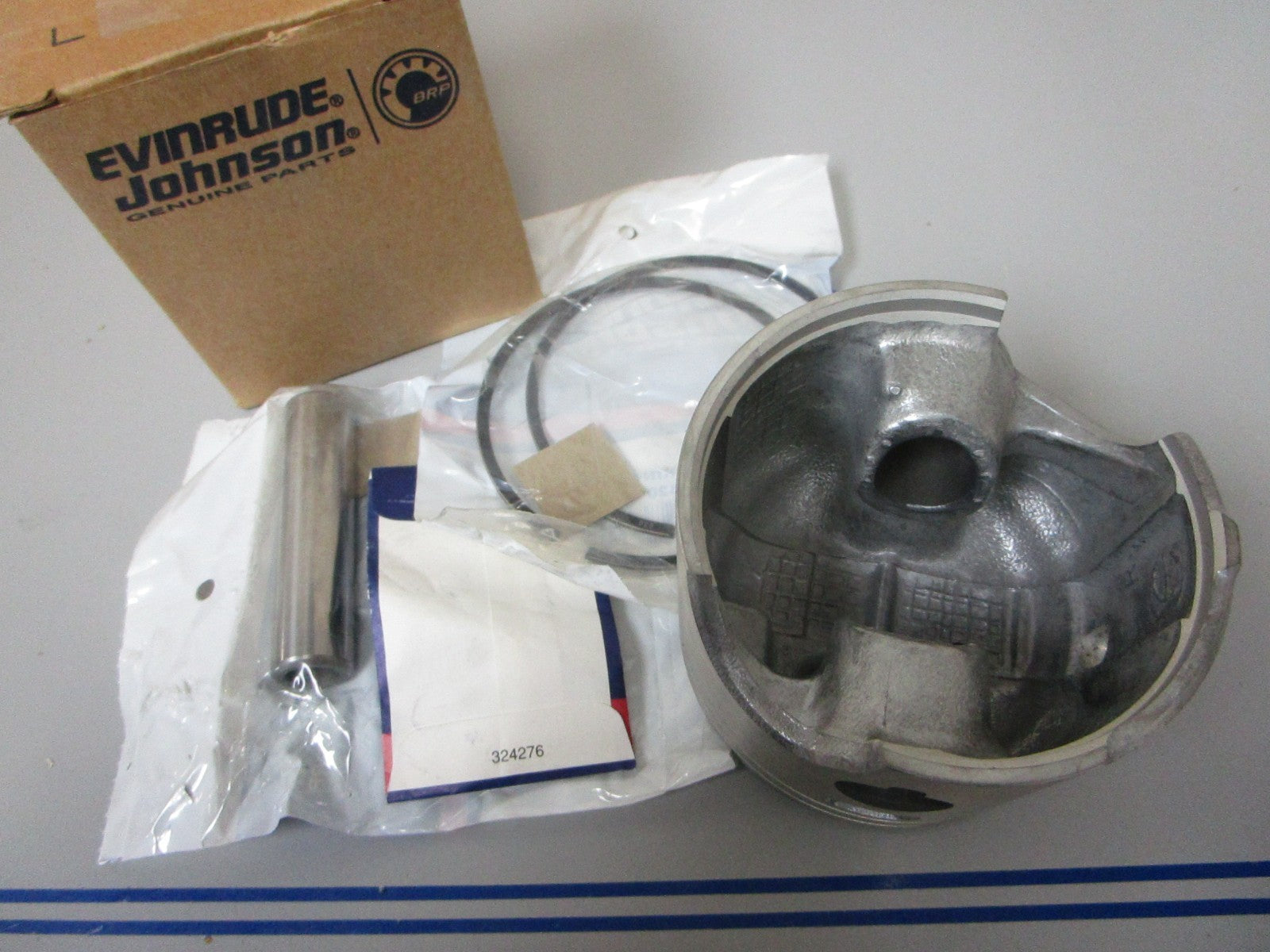 *NEW OEM* 0720 OMC Evinrude 0.030 O.S. STBD Piston & Ring Assembly 5006730