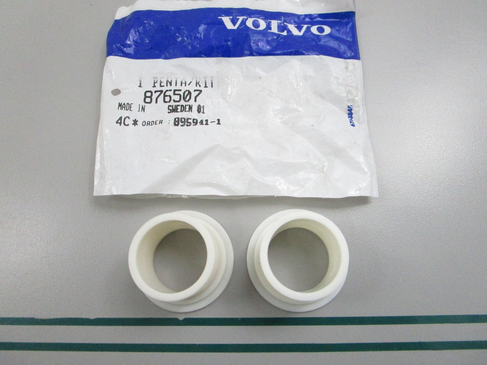 NEW OEM 876507 Volvo Penta Bushing Kit 0810