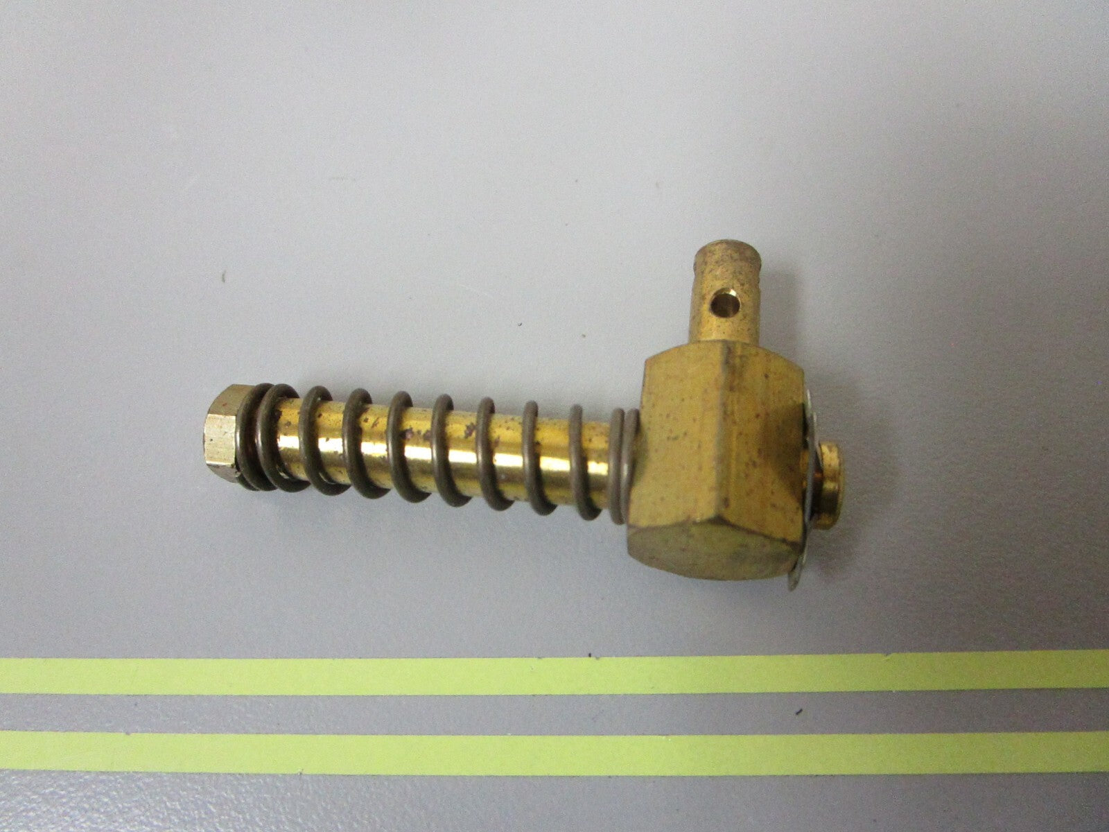 *NEW OEM* 0810 Volvo Penta Cube 833463