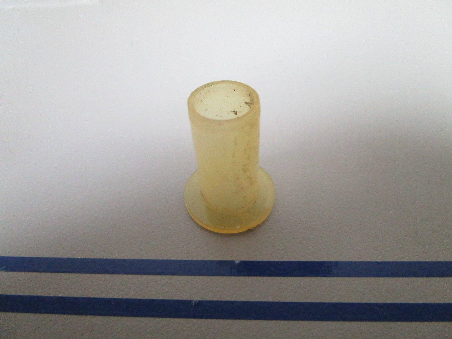 NEW OEM 308370 0308370 OMC Johnson Evinrude Bushing 0810