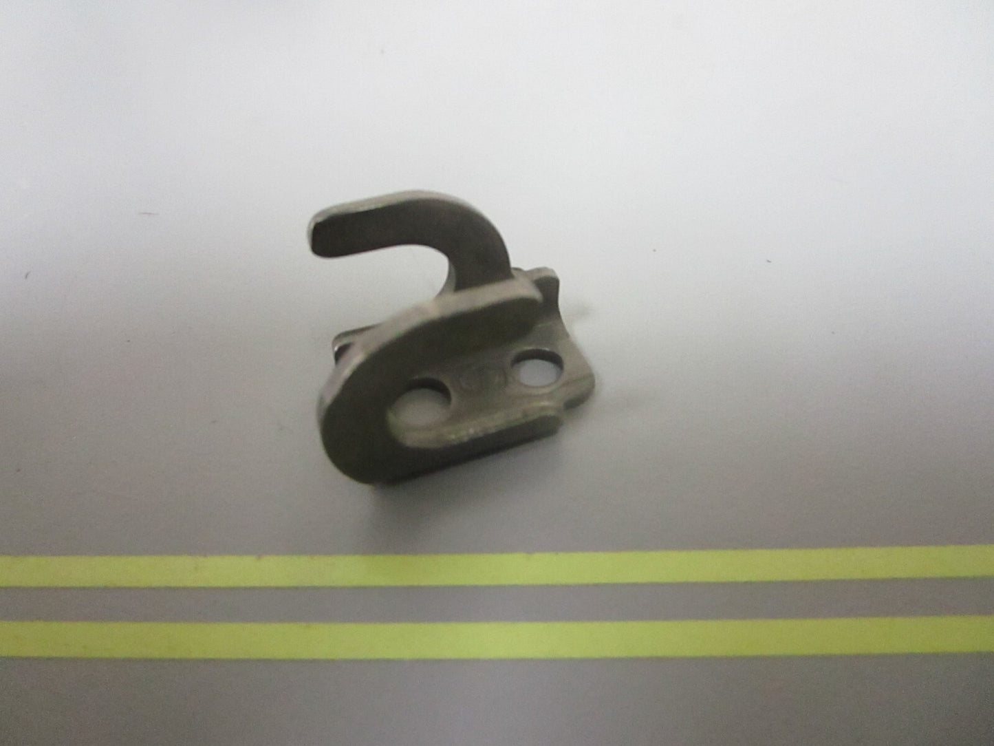 *NEW OEM* 0810 OMC Johnson Evinrude Shift Lock 305737 0305737