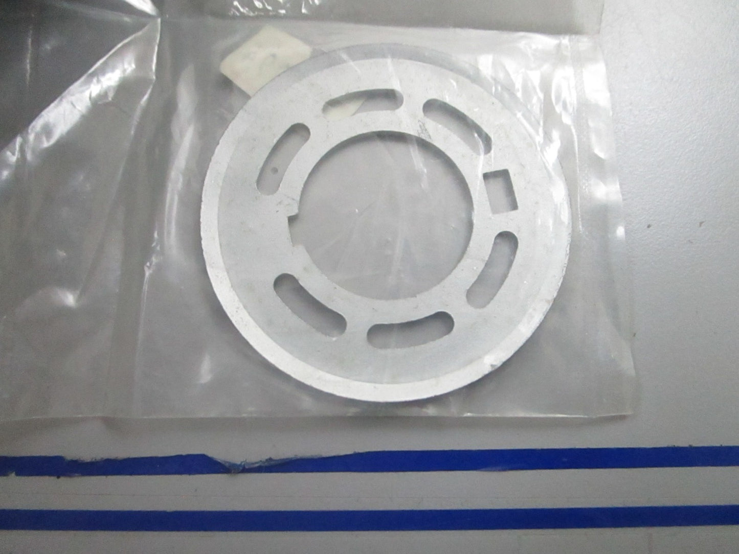 *NEW OEM* (LOT OF 2) 0810 OMC Johnson Evinrude Pulley Guide 446094 0446094