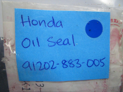 *NEW OEM* 0810 Honda Oil Seal 91202-883-005