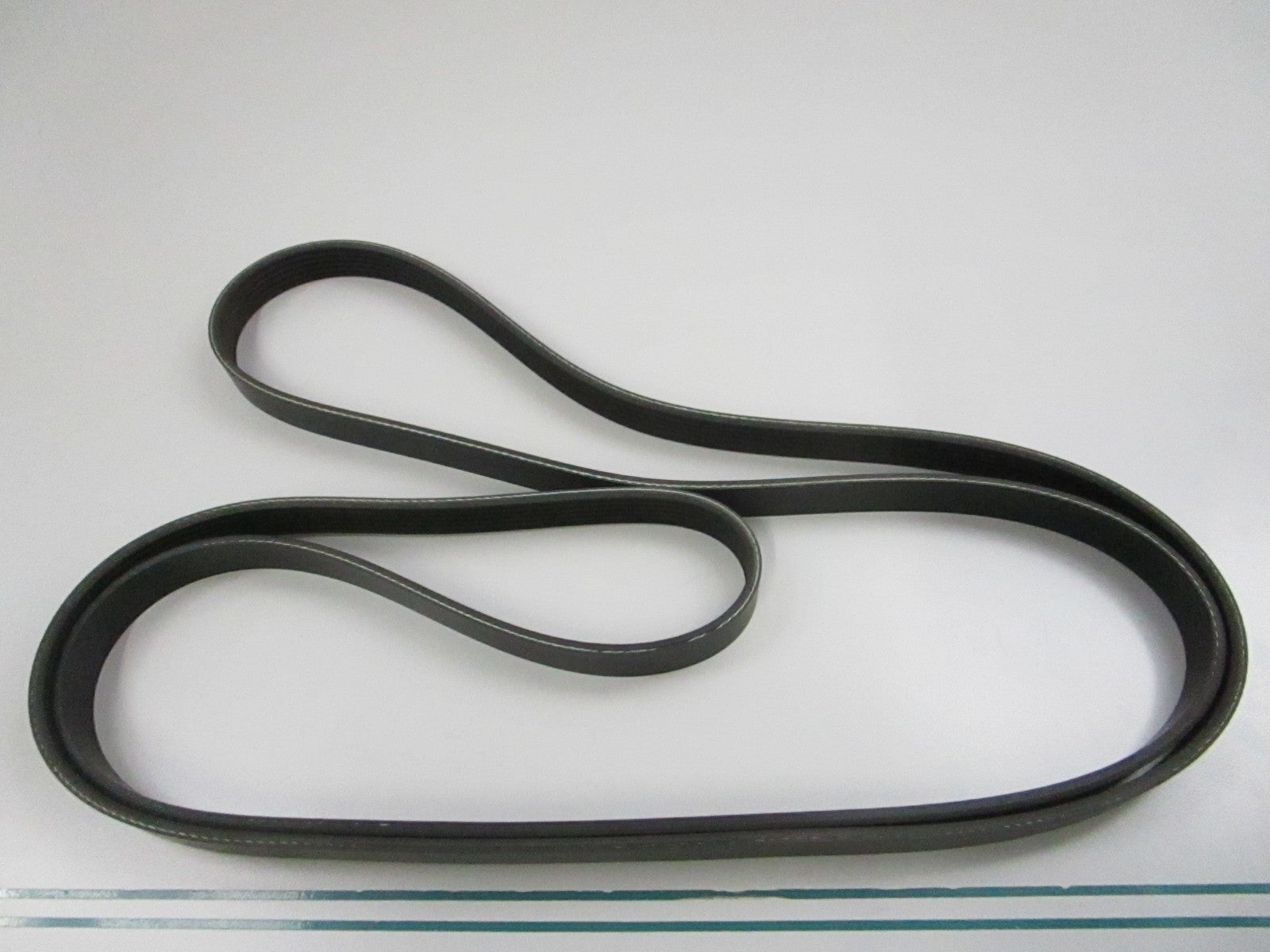 Gates NEW Micro-V Serpentine Belt K060994 6-Rib 99.87" 0810