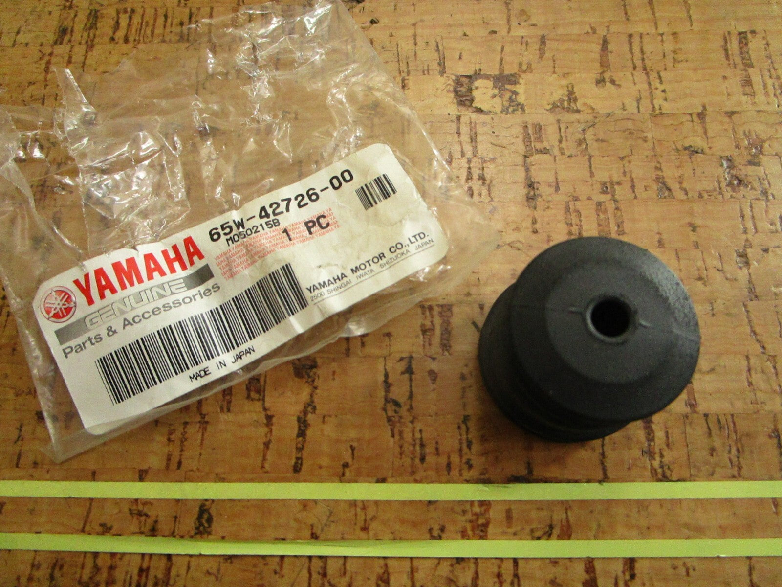 *NEW OEM*  0810 Yamaha Button Cowling Grommet 65W-42726-00