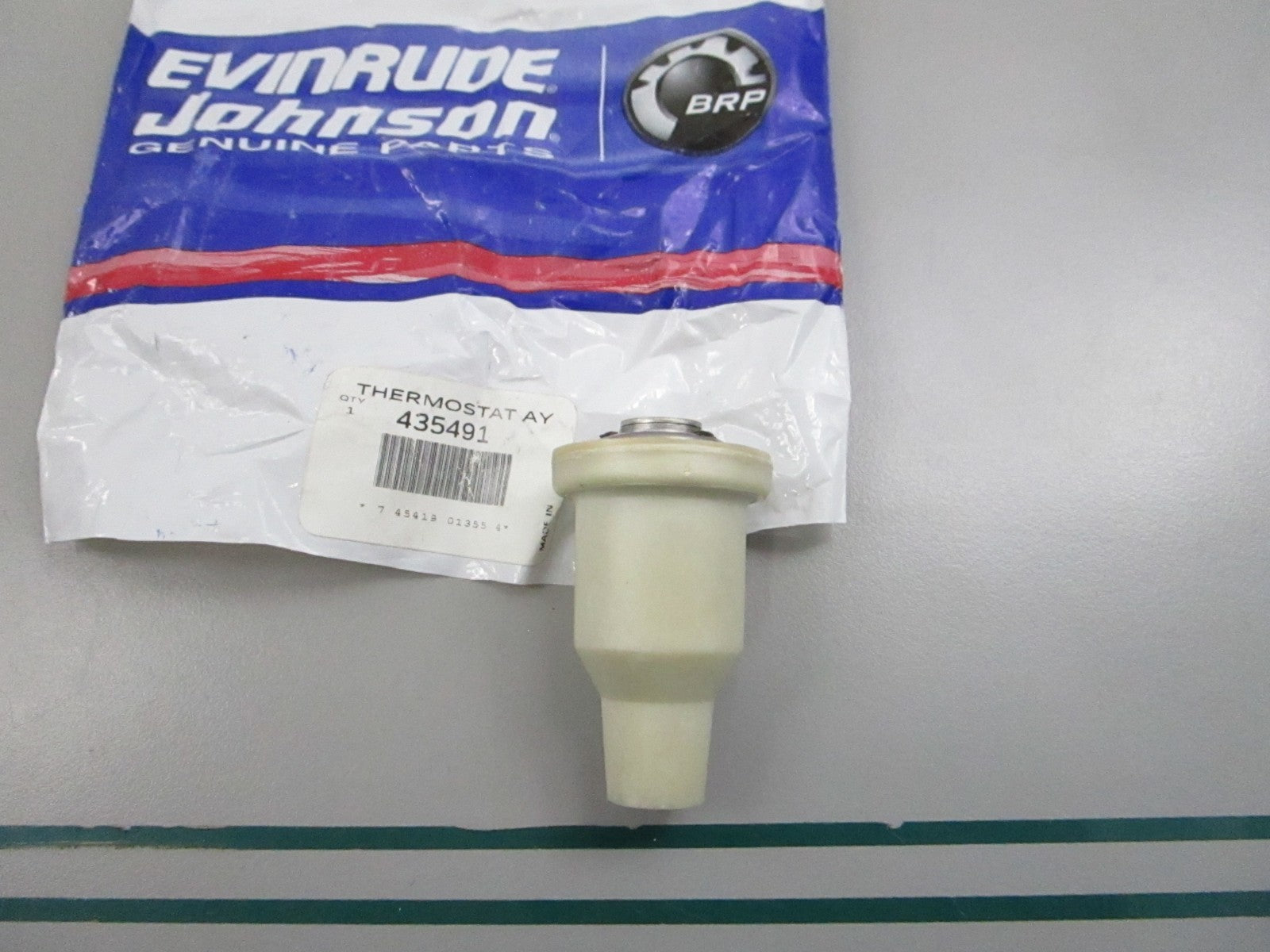 NEW OEM 435431 0435431 OMC Johnson Evinrude Thermostat 0810
